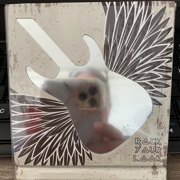 Crown Glam Metals Eyeshadow Pallette - Picture 3 of 3